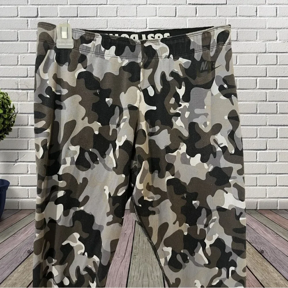 🔥4/$25 Nike Girls Grey Black White Camo Leggings Size Medium